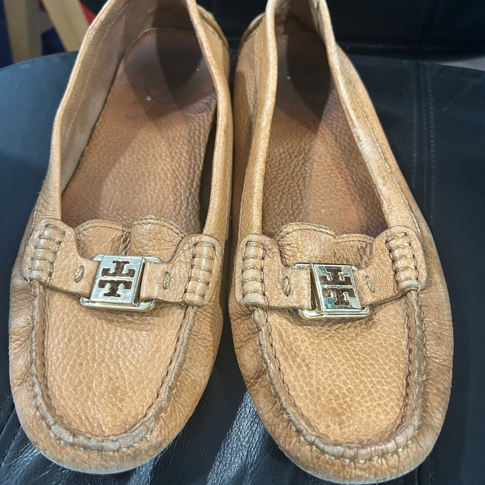Tory Burch Camel Leather Loafers with Gold Logo